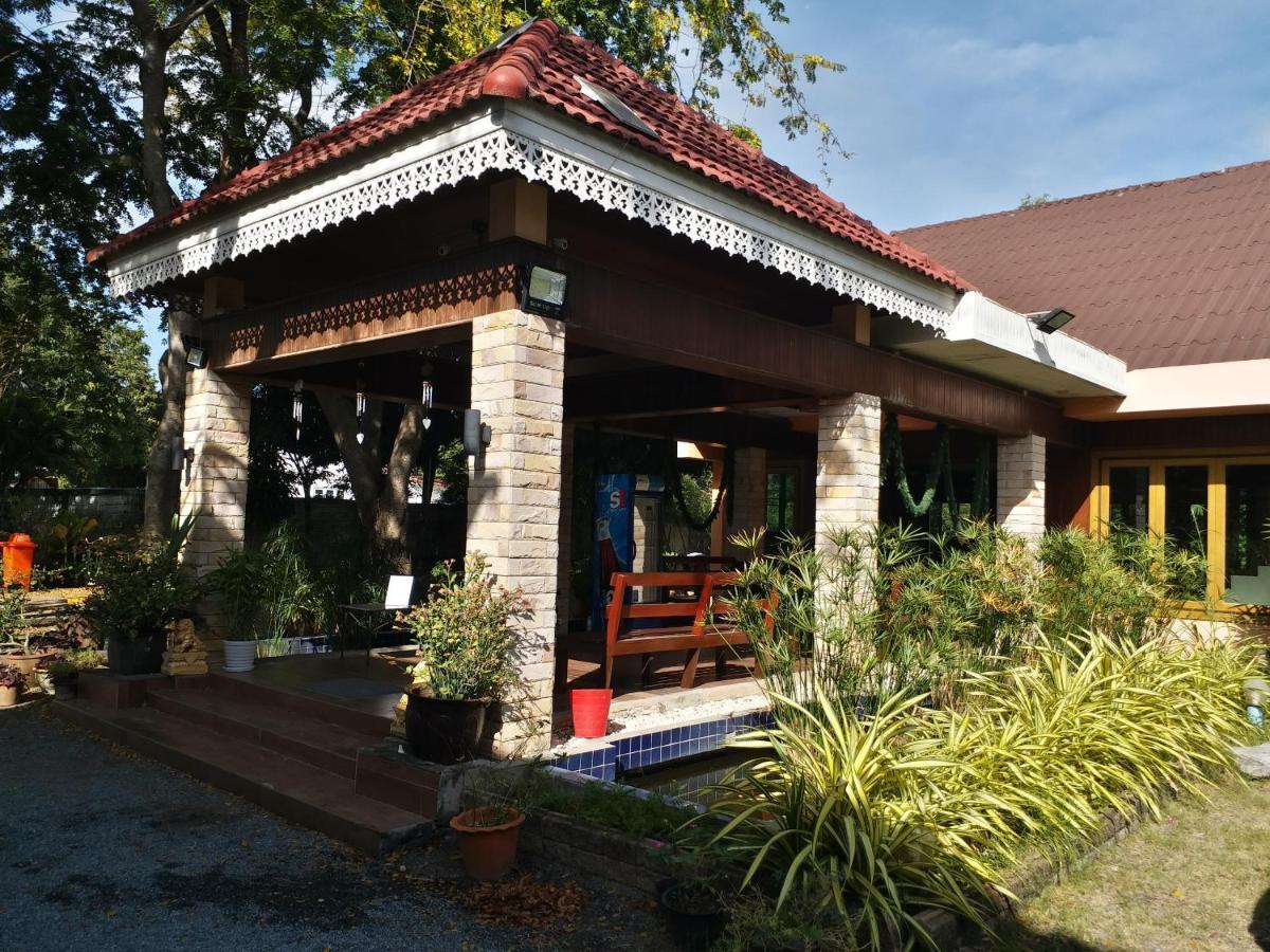 Paisan Hotel 3*