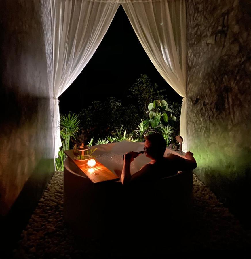 Tanoshi Glamping In Khao Sok Luxury tent