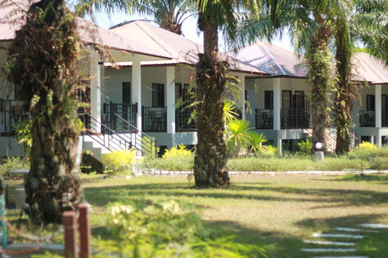 Palm Scenery Resort *