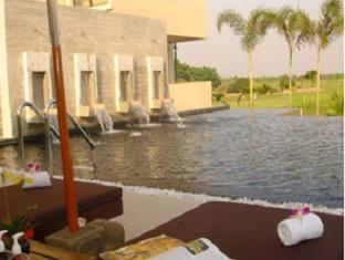 Uniland Golf & 4*