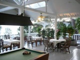 Cliff Contemporary Boutique Bungalows