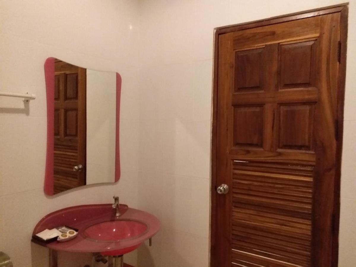 Hotel Paisan 3*