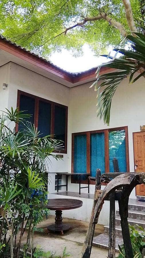 Baan Mai Chai Khlong *