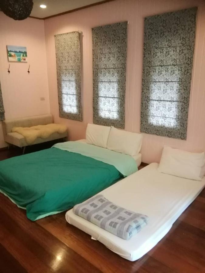 Baan Mai Chai Khlong * Amphawa