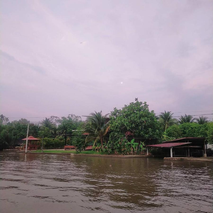 Baan Mai Chai Khlong Resort Amphawa