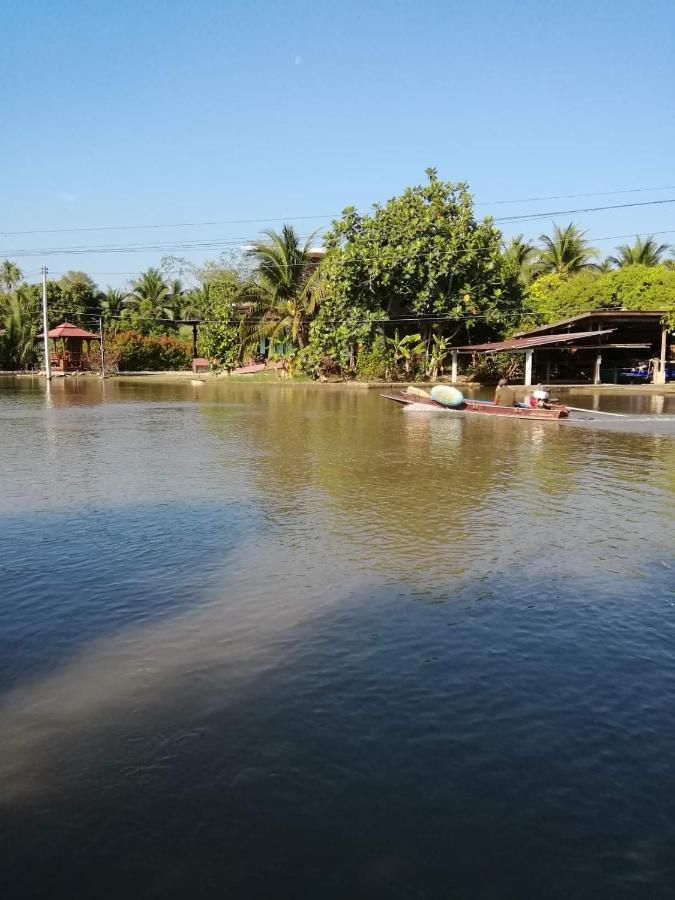 Baan Mai Chai Khlong Resort Amphawa