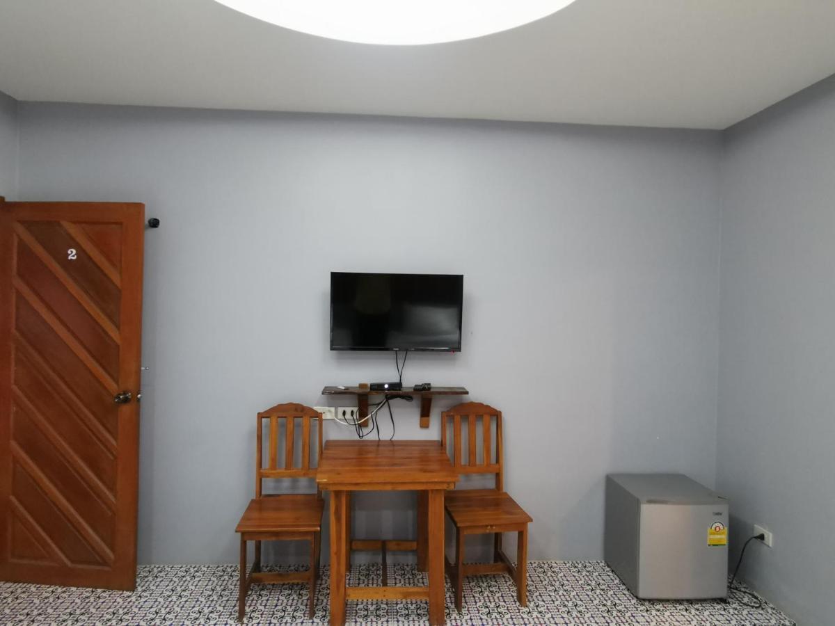Happy Field Hotel 3*
