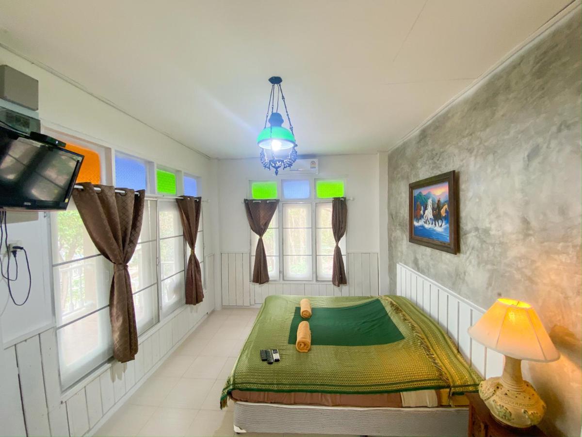 Banthaisangthain Resort