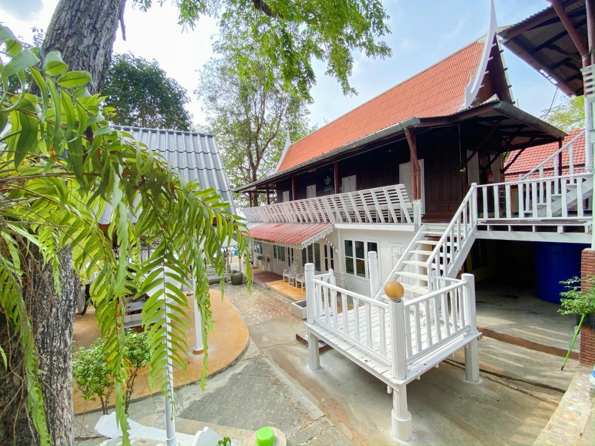 Banthaisangthain Koh Samet