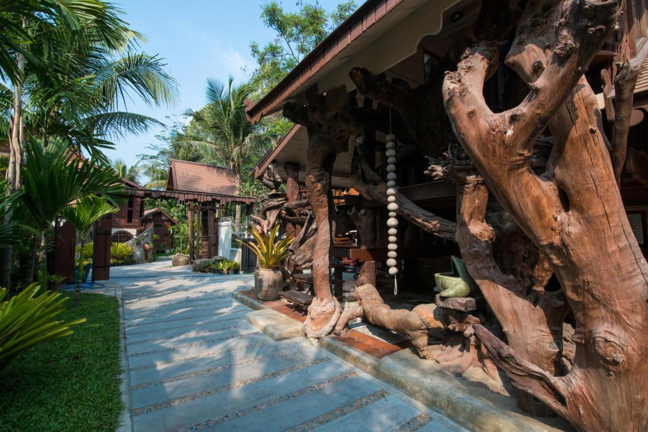 Hotel Suankaew Art