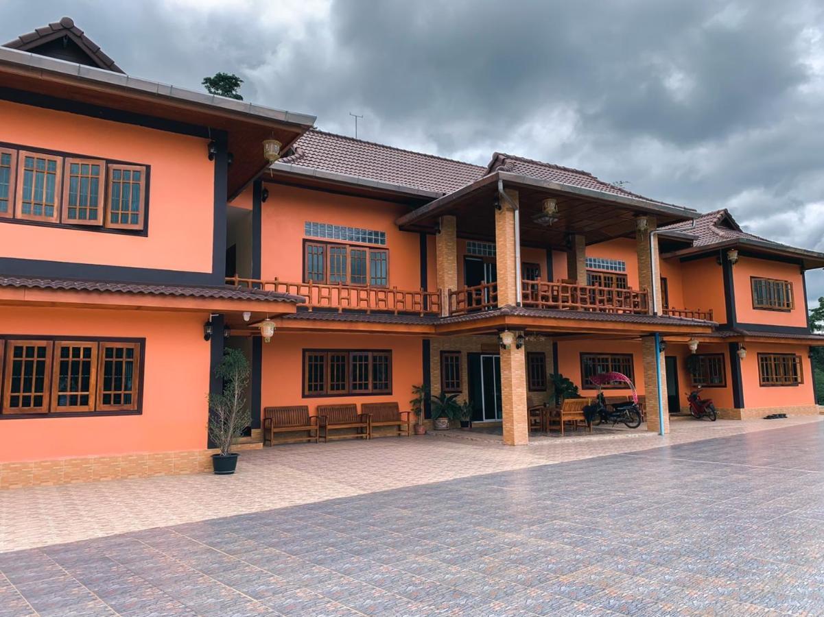 Resort ชาสา รักไทย รีสอร์ท