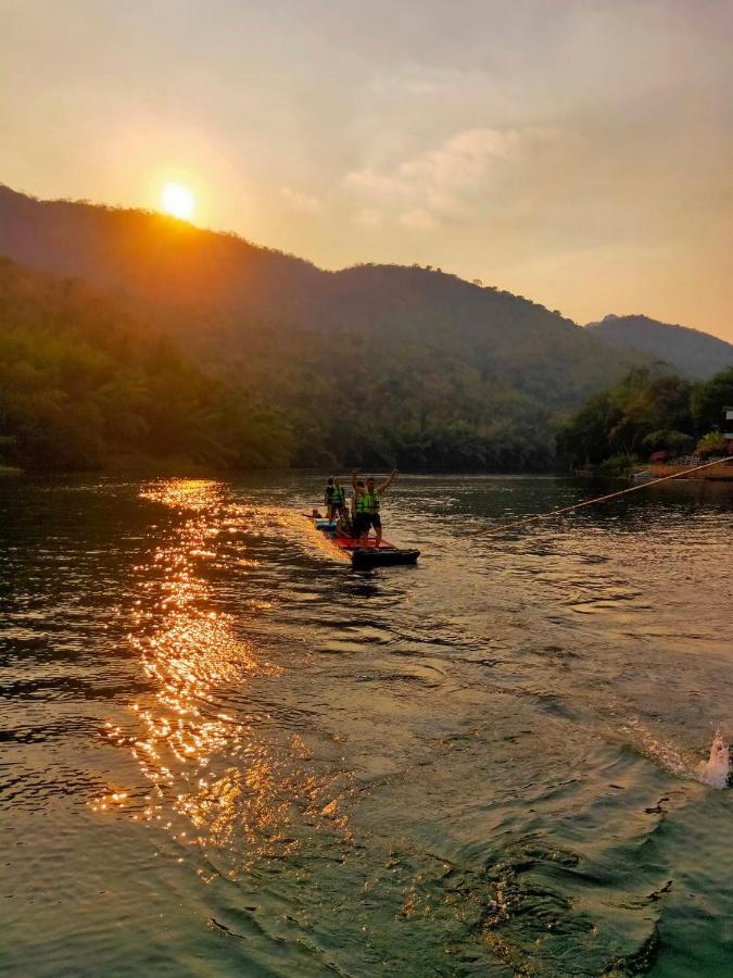 ชอว์ งาทอง รีสอร์ต Chor Ngar Thong Erawan * Kanchanaburi