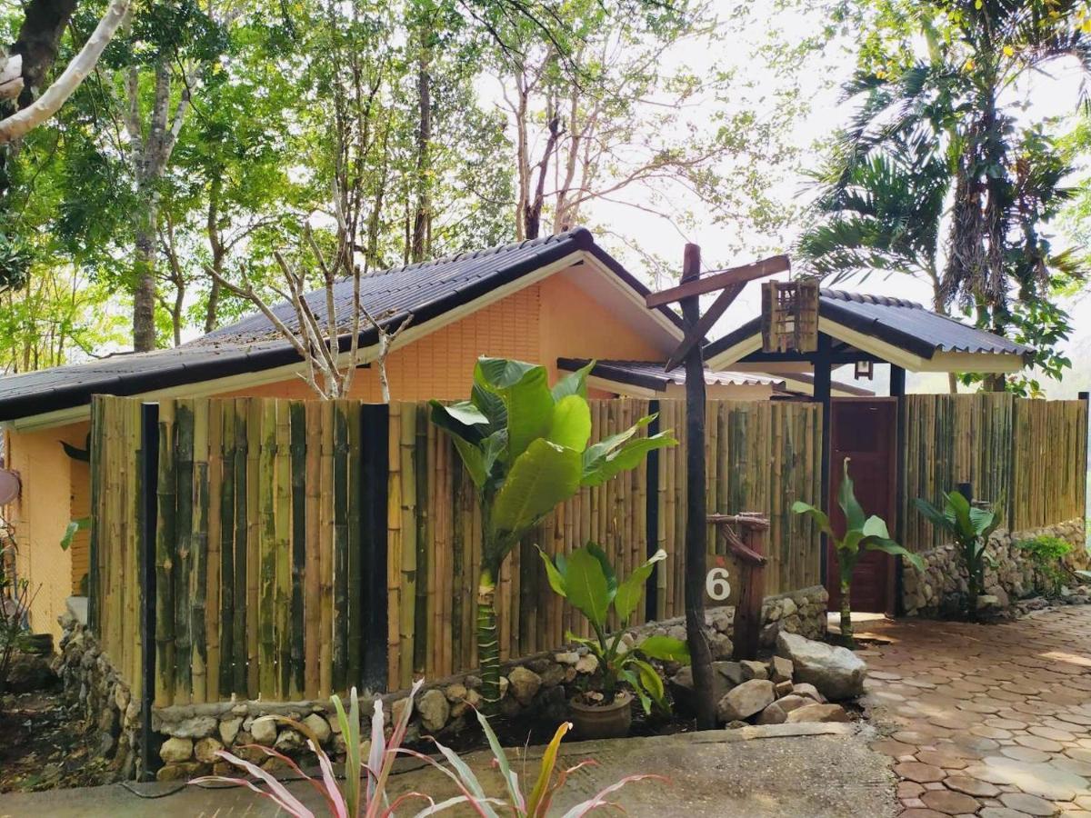 Phutoey River Kwai Hotspring & Nature 4* Sai Yok