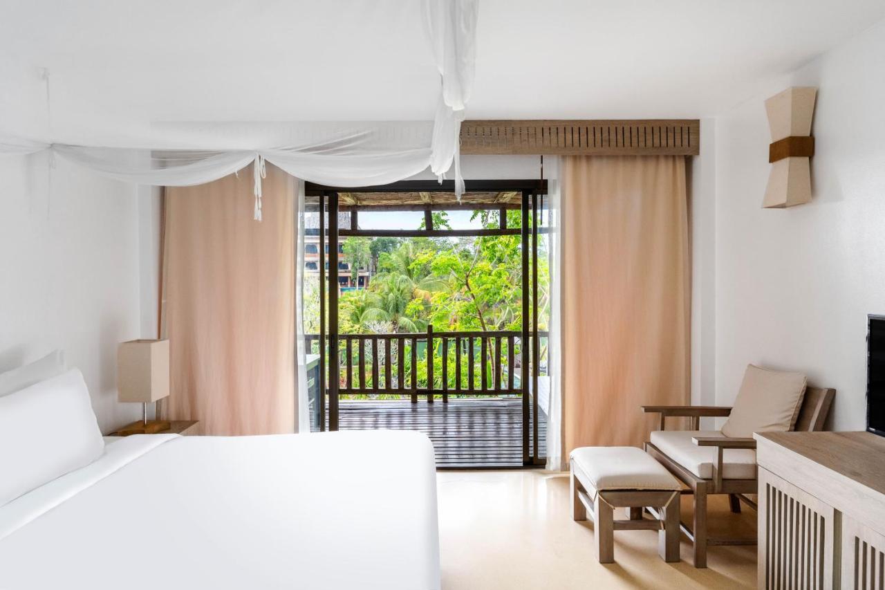 Aana & Koh Chang