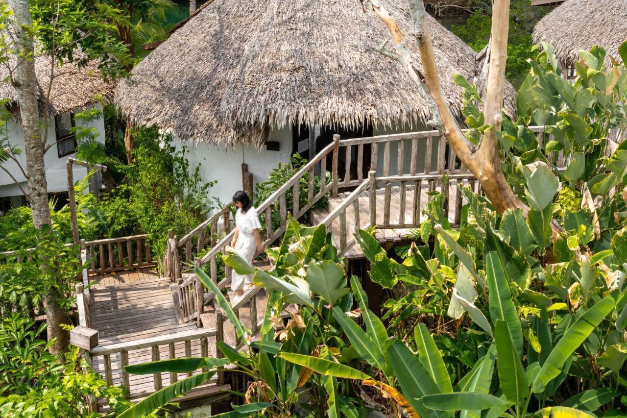 Resort Aana &