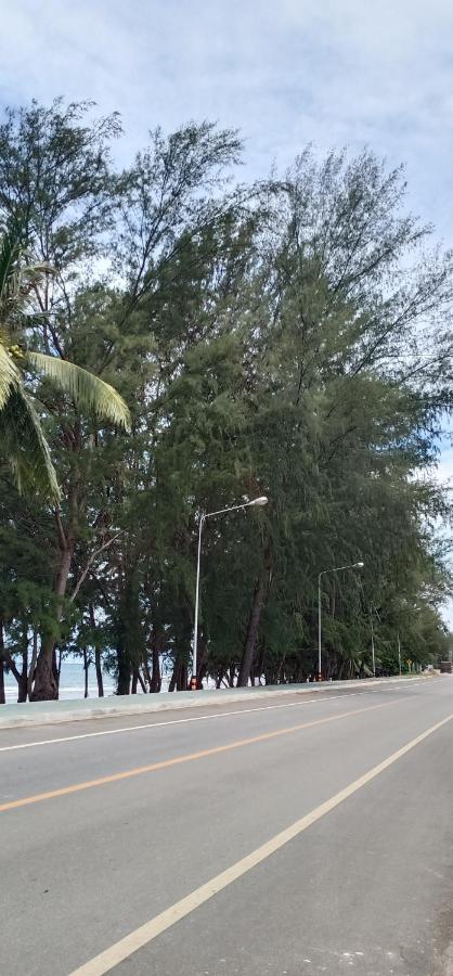 Apartment Sammy Seaview: Beachfront Golden Elephant At Mae Ramphueng