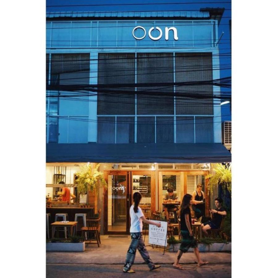 Oon Poshtel X Cafe Albergue *