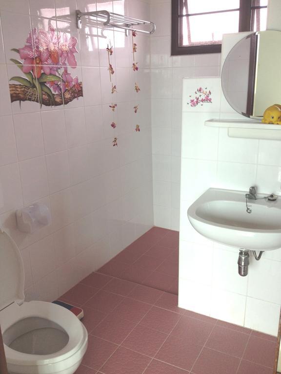 Loy Manee House Bed & Breakfast 3*
