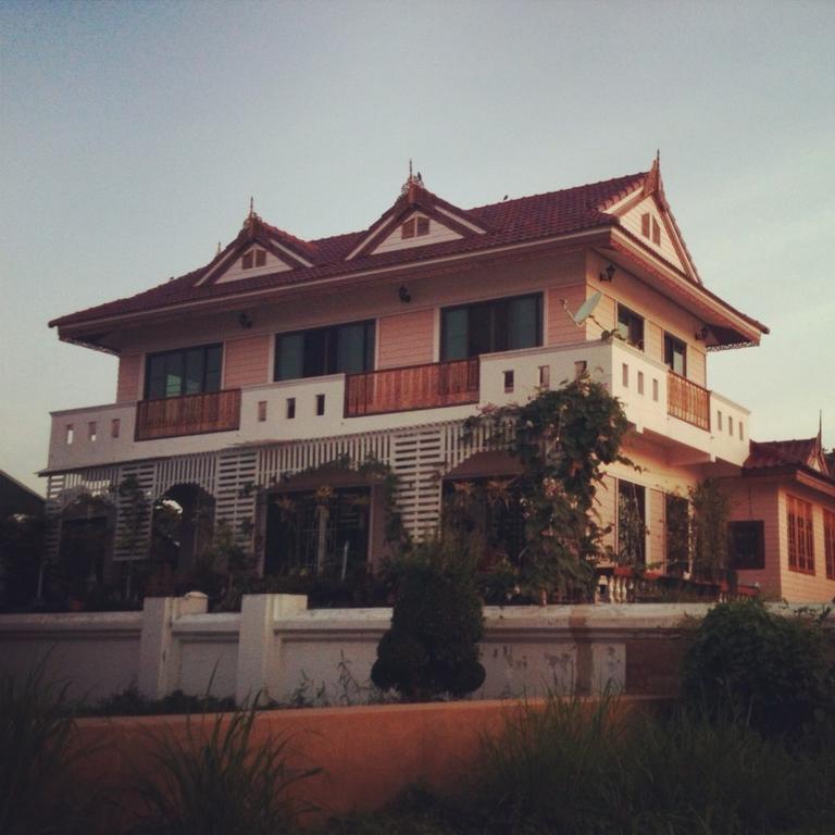 Loy Manee House Bed & Breakfast