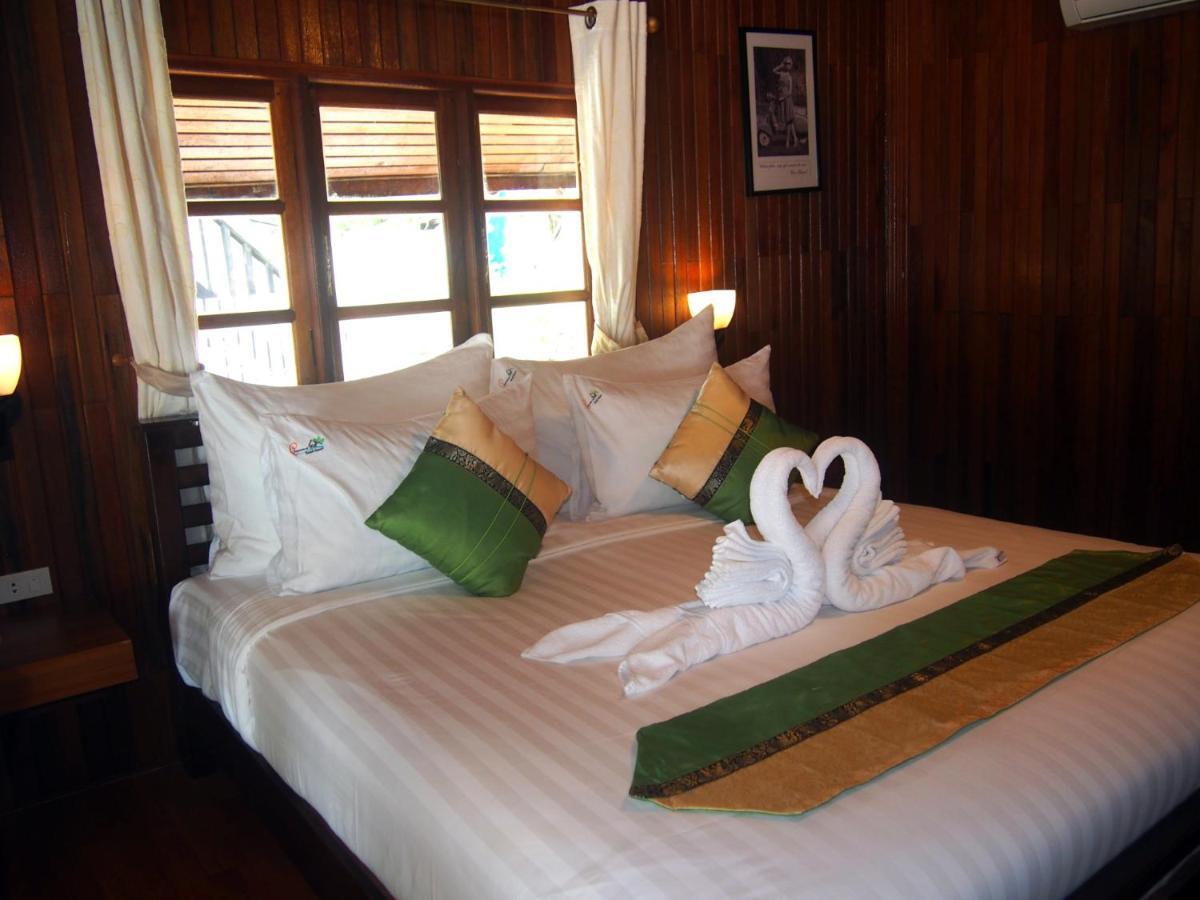 Chareena Beachside Resort Koh Lipe
