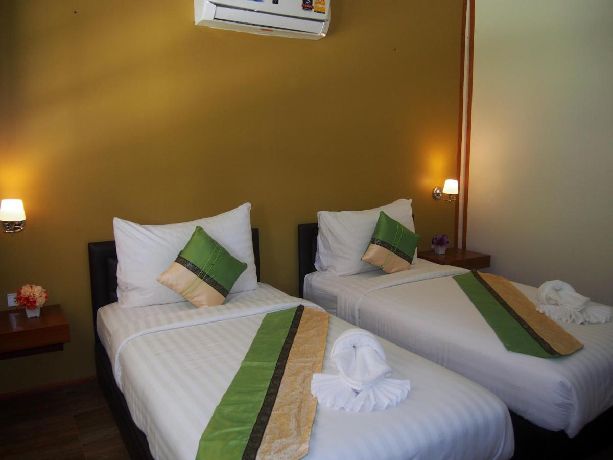 Chareena Beachside 2*