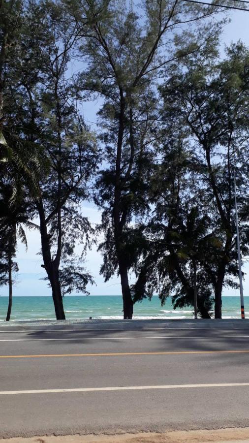 Sammy Seaview: Beachfront Golden Elephant At Mae Ramphueng Apartment *