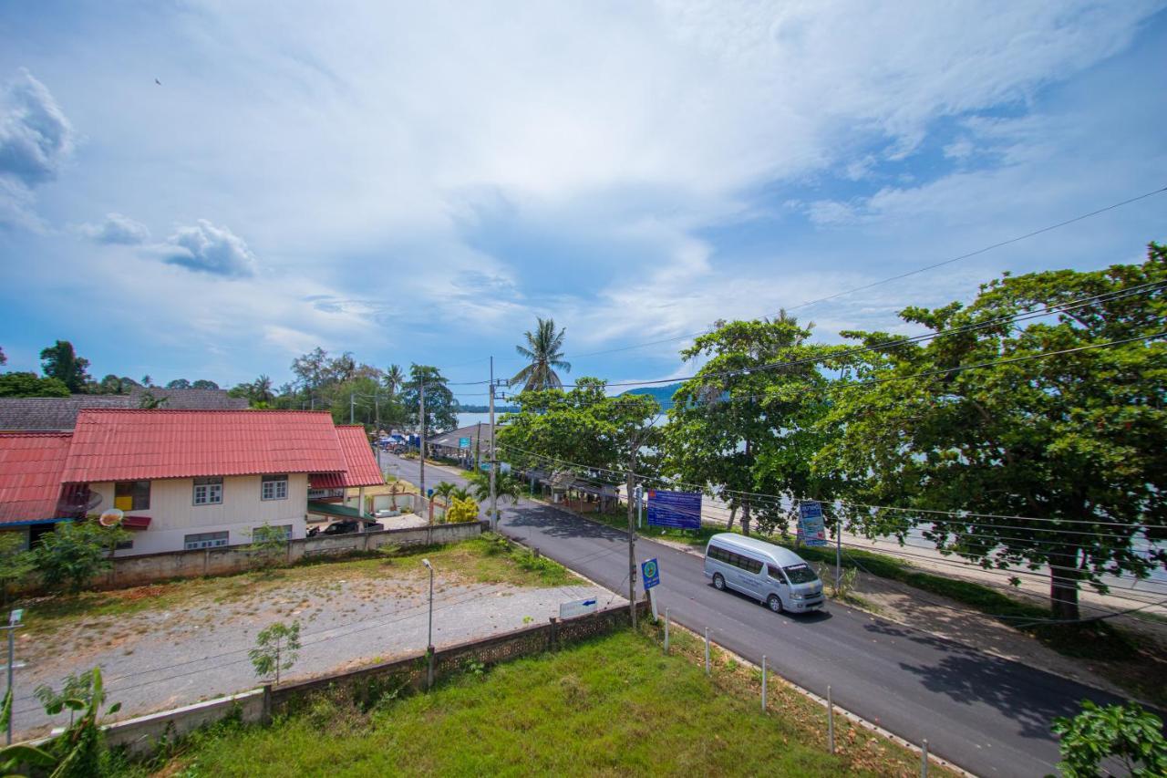 Anchalee Hotel Bang Saphan