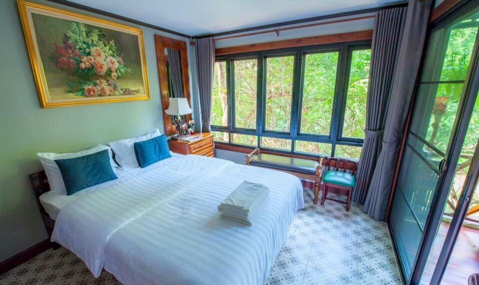 Ban Mai Vintage Resort *