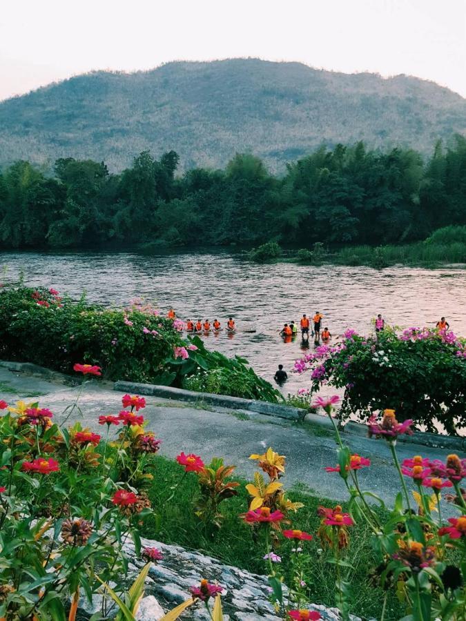 Aekpailin River Kwai