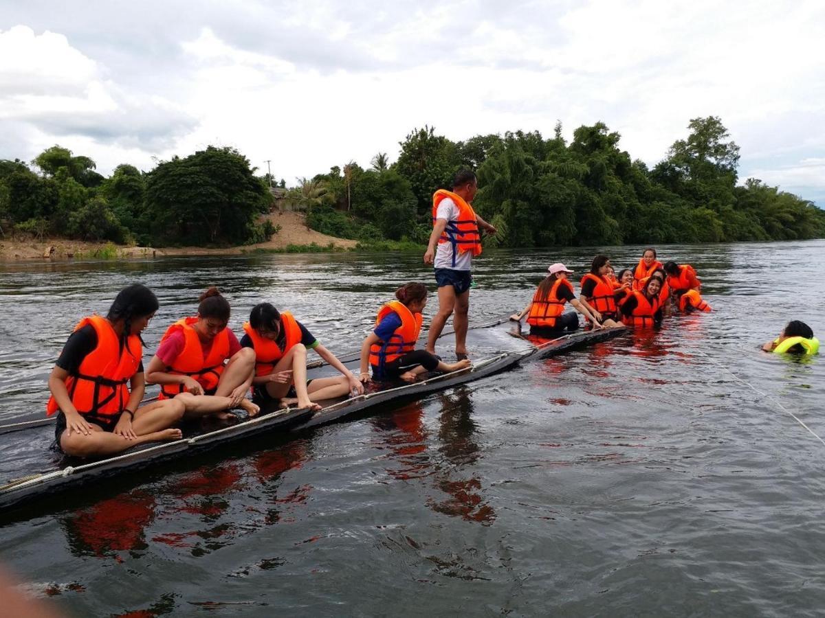 Aekpailin River Kwai Hotel 4*
