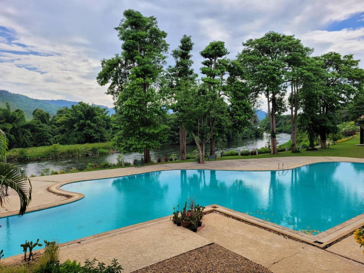 Aekpailin River Kwai Hotel 4*