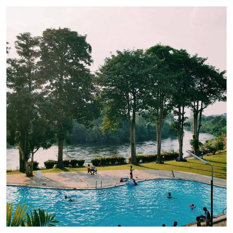 Aekpailin River Kwai