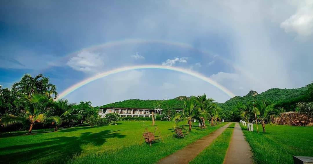 Avatarn Miracles Hotel,