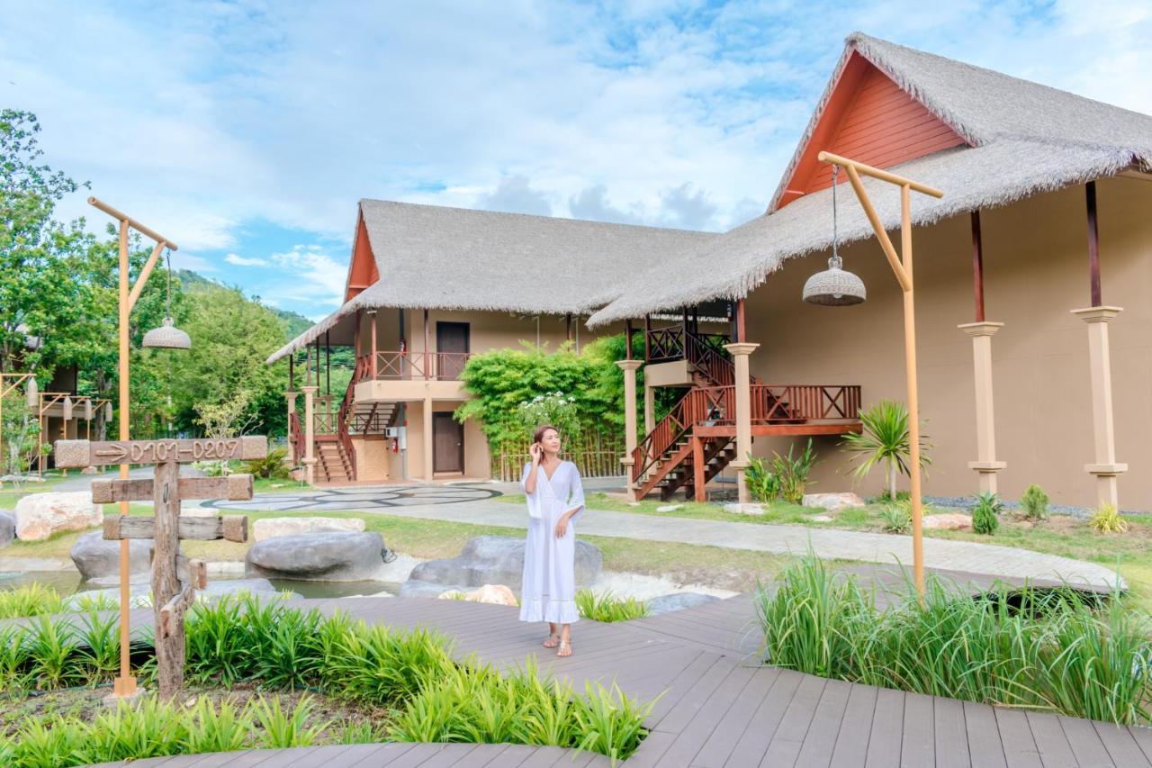 Recall Isaan Isan Concept At Khaoyai Sha Extra Hotel 5*