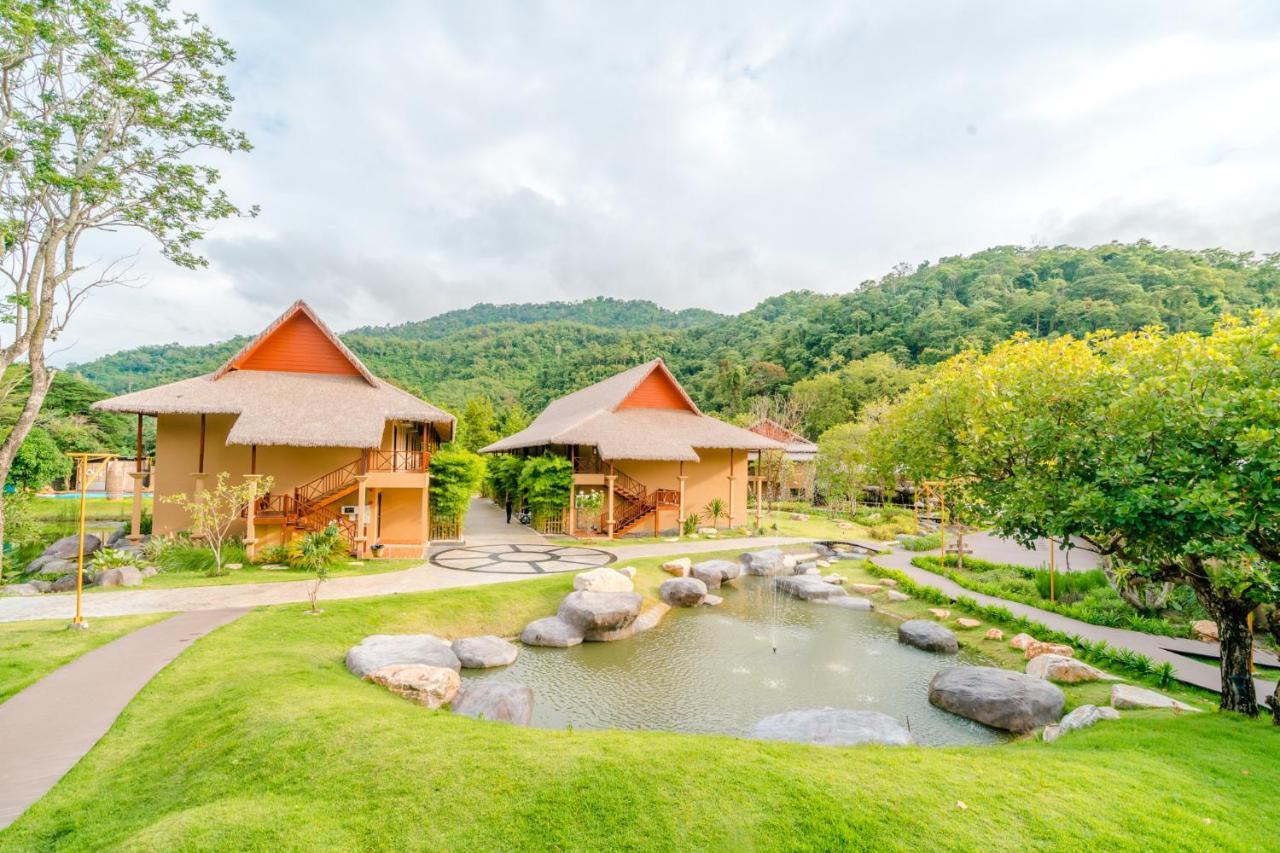 Recall Isaan Isan Concept At Khaoyai Sha Extra Hotel Mu Si