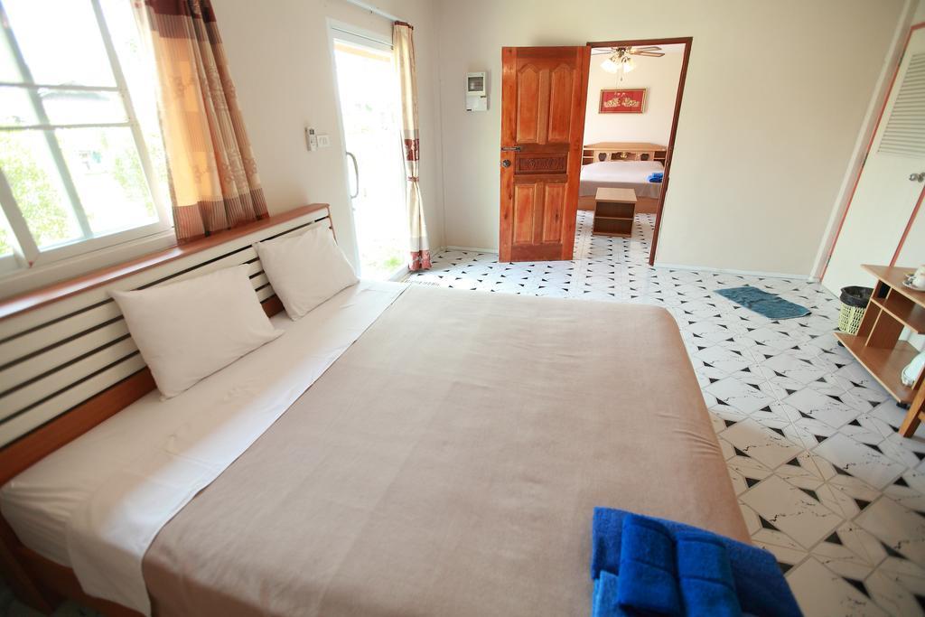 Hotel Moon River 3*