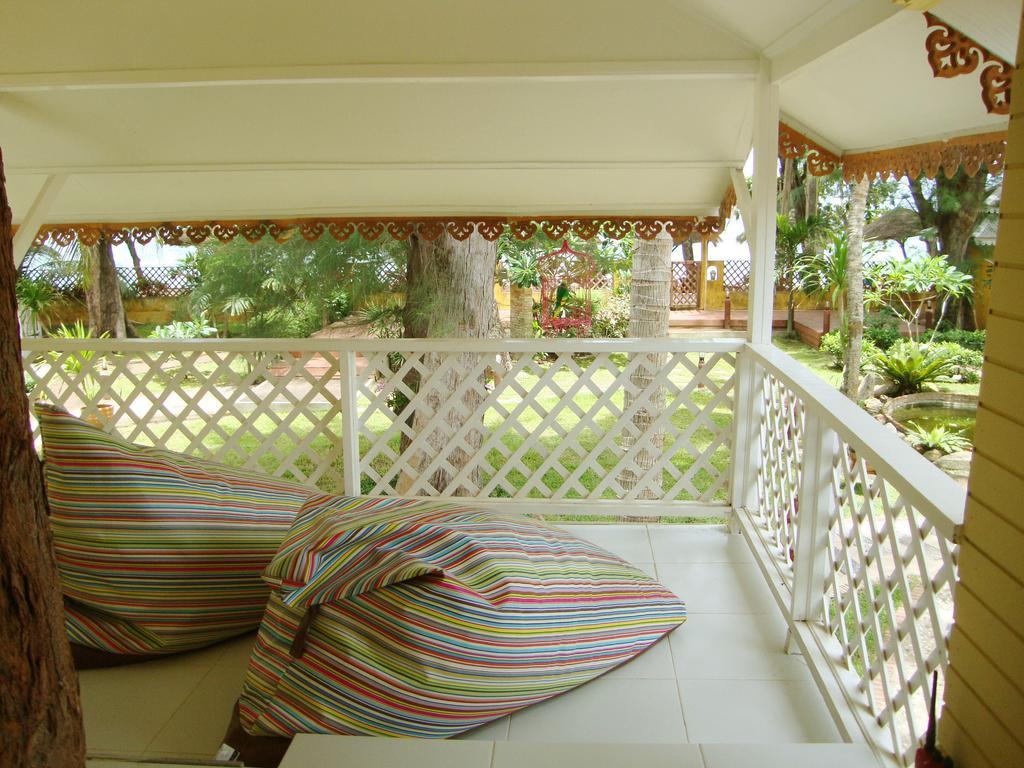 Resort Plumeria And Hideaway