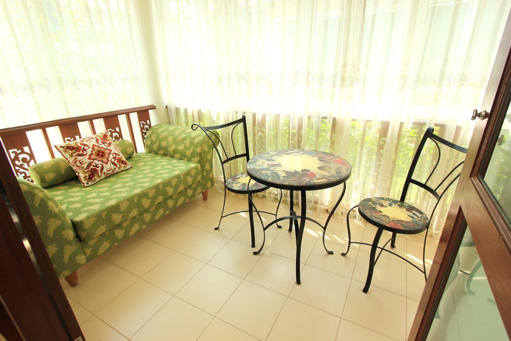 Resort Plumeria And Hideaway