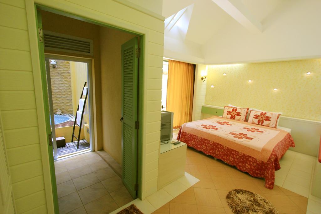 Resort Plumeria And Hideaway