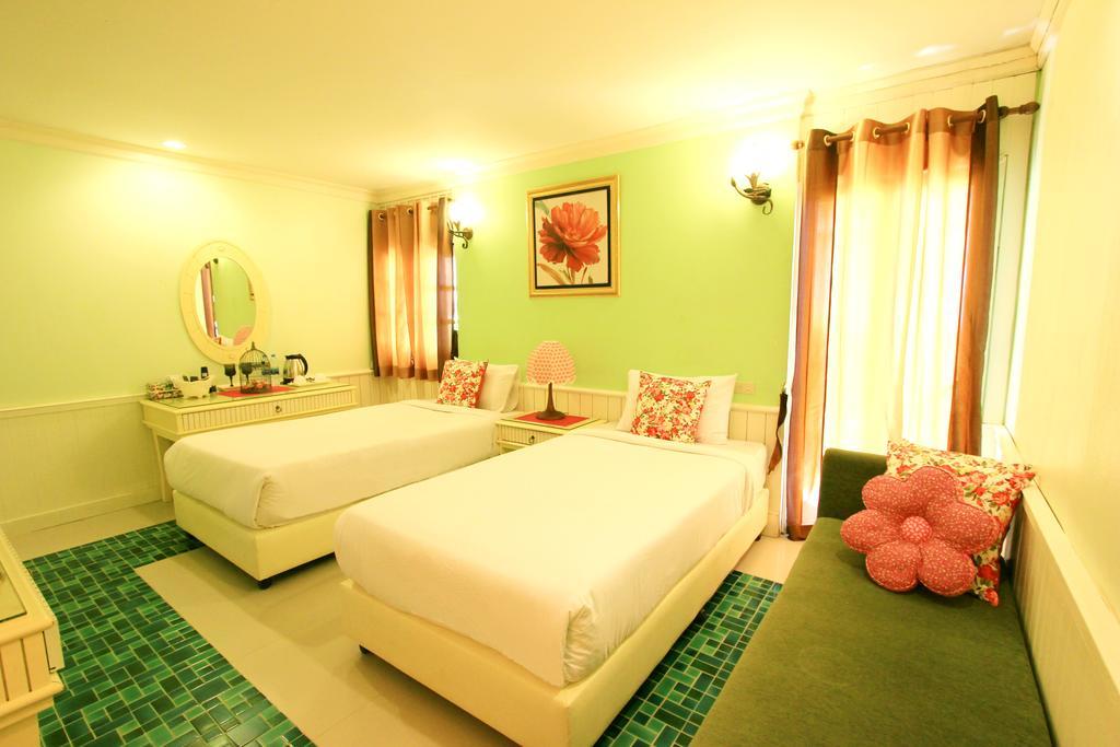 Plumeria And Hideaway