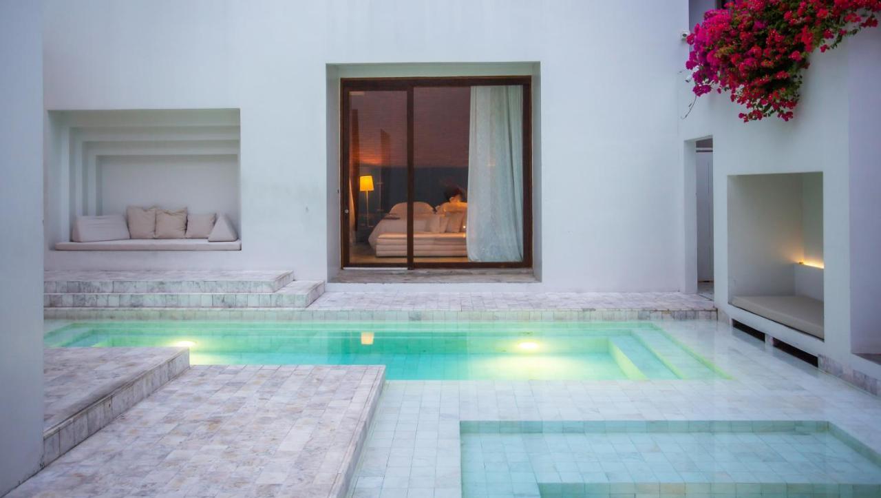 Sala Hotel