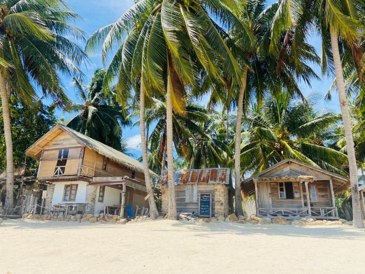 Castaway Resort *