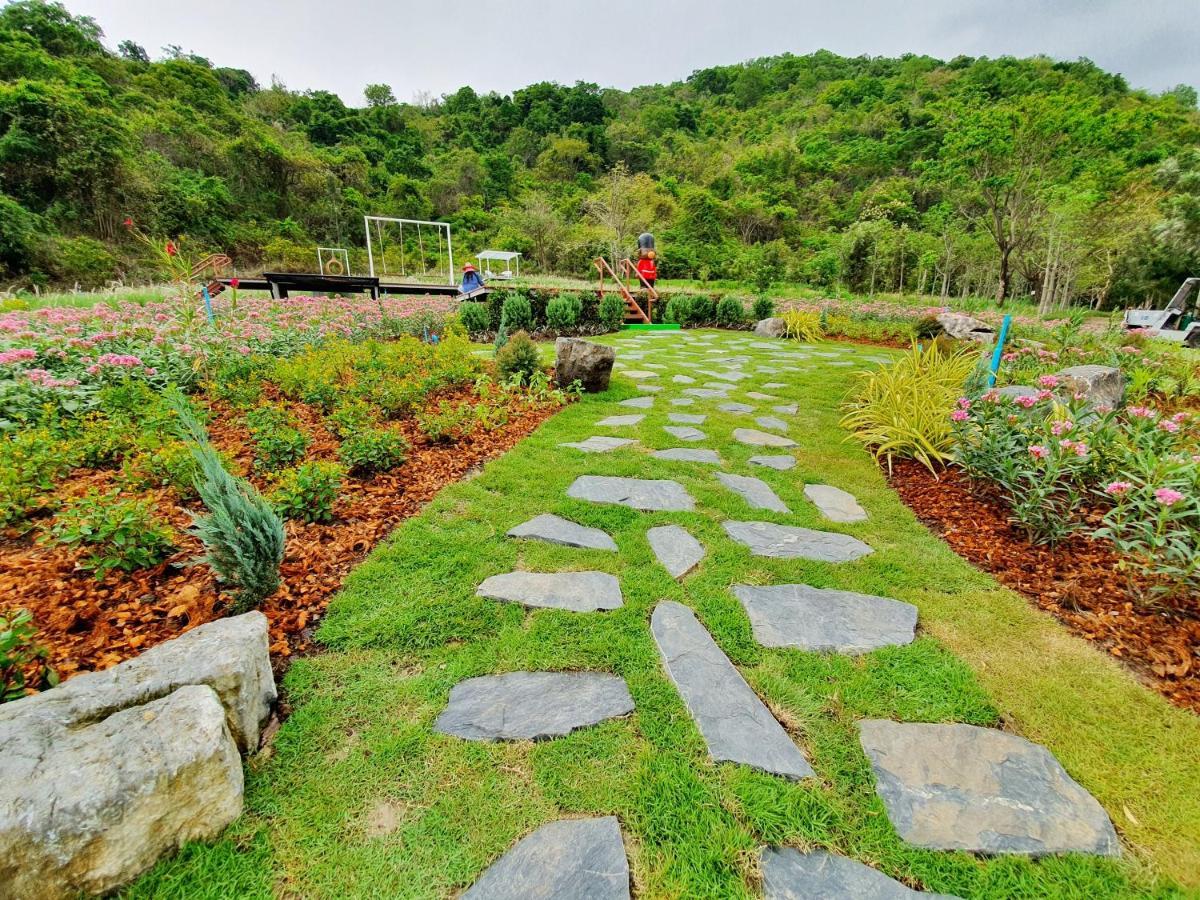 Khao Yai Fantasy Nong Nam Daeng