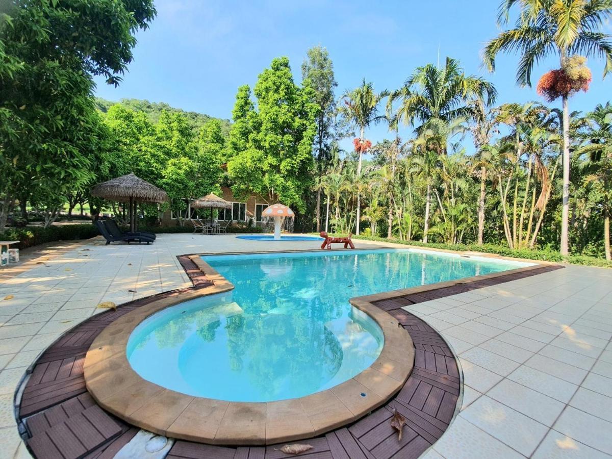 Khao Yai Fantasy Nong Nam Daeng