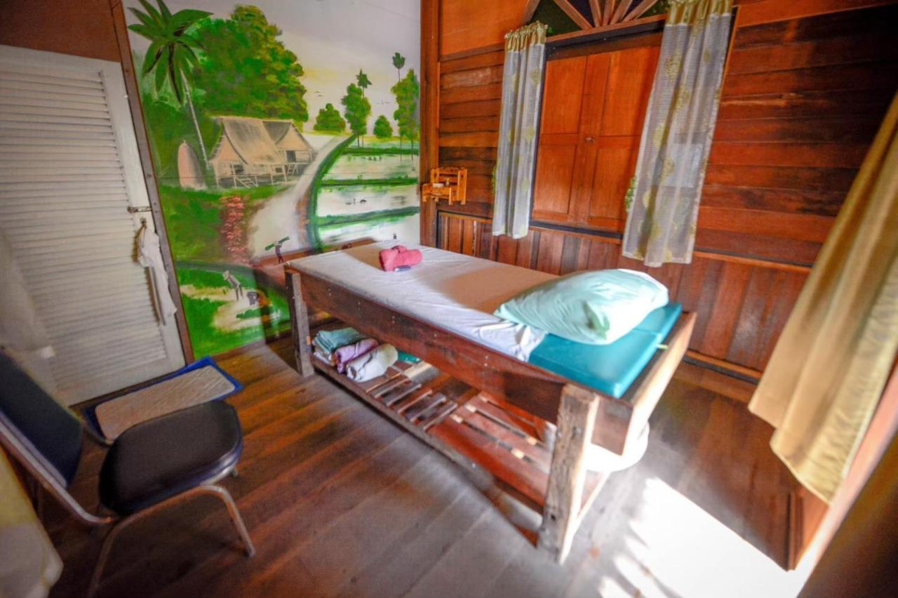Mrk & Massage *