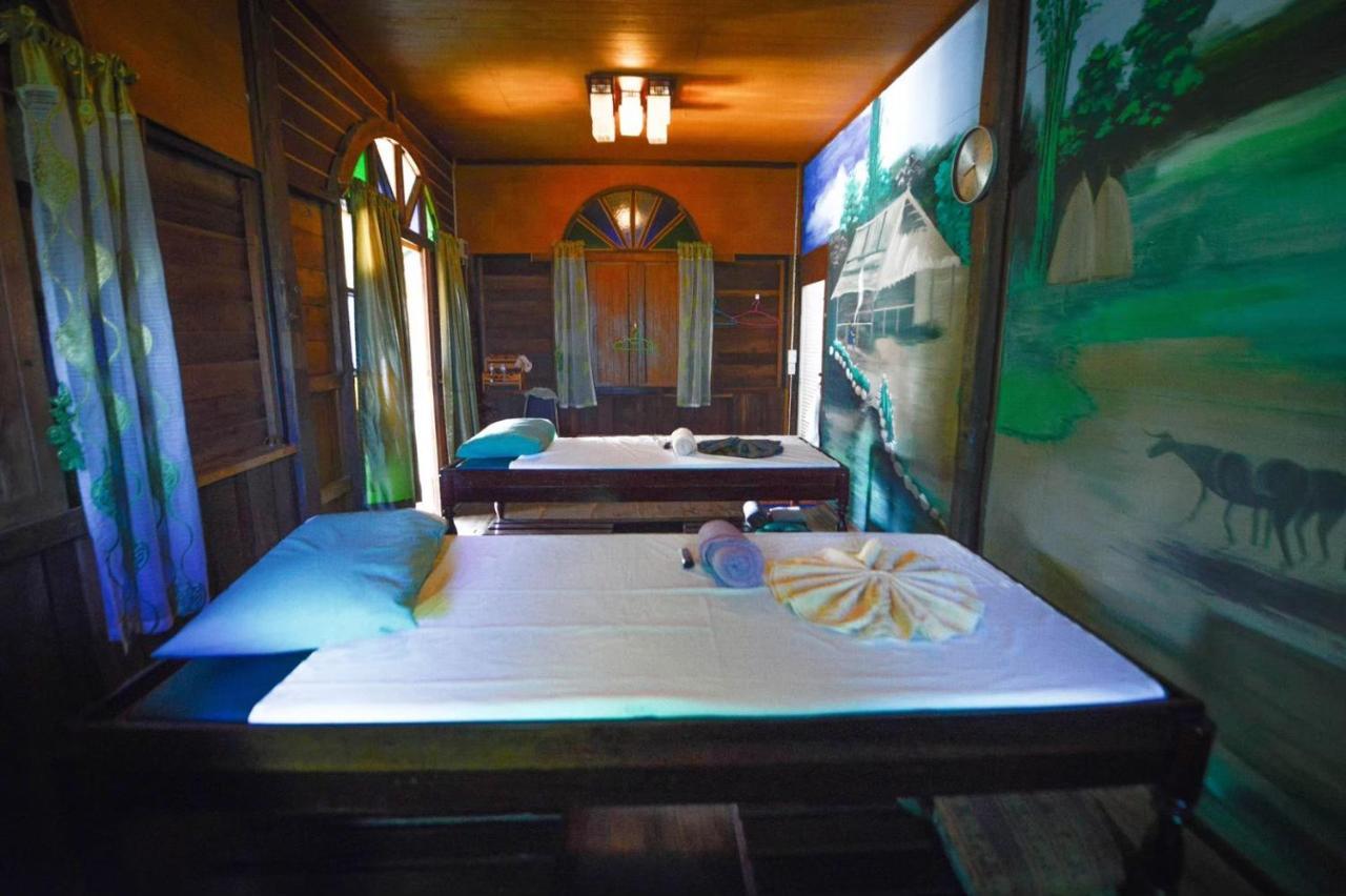 Mrk & Massage *