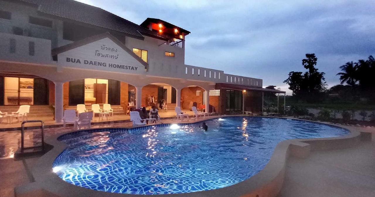 Bua Daeng Resort Kumphawapi