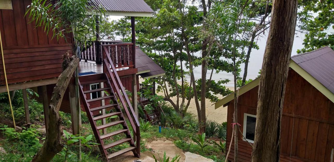 Kohjum Seafront Guest house Koh Jum