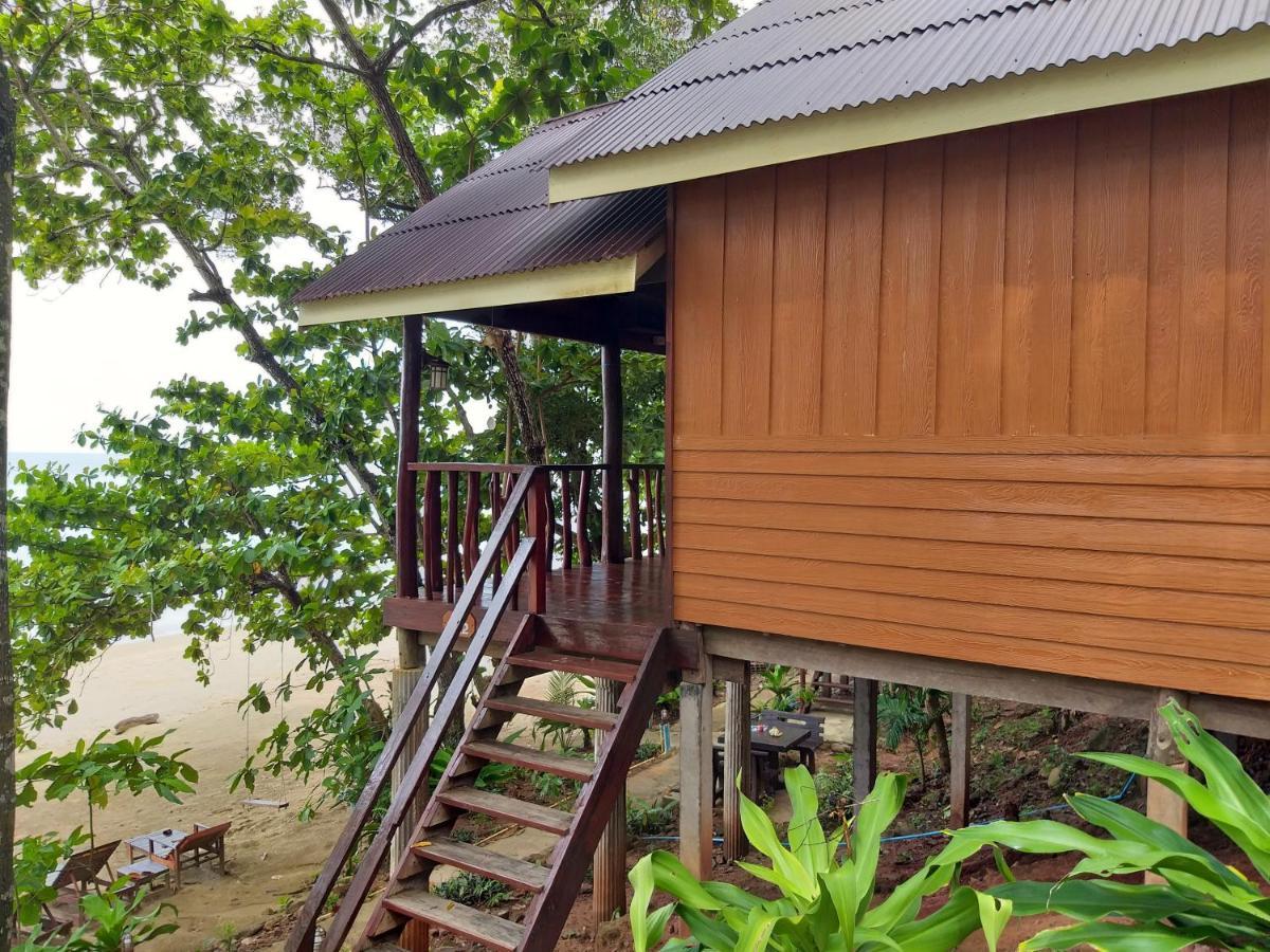 Kohjum Seafront Guest house