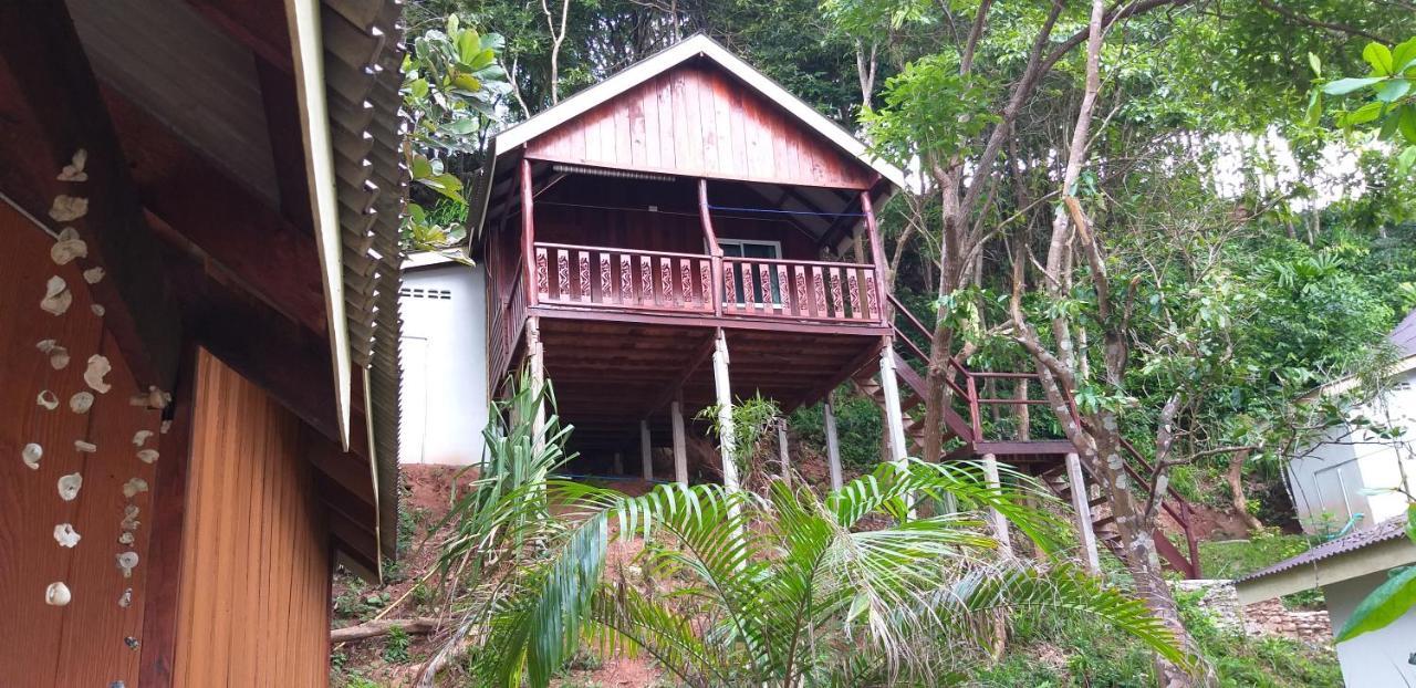 Kohjum Seafront Guest house Koh Jum